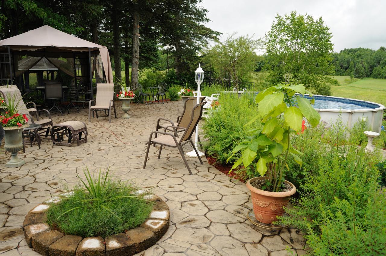 Gite Le Grandelinois Saint-Paulin ภายนอก รูปภาพ