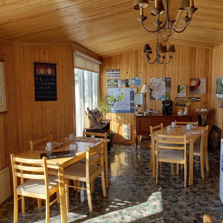 Gite Le Grandelinois Saint-Paulin ภายนอก รูปภาพ